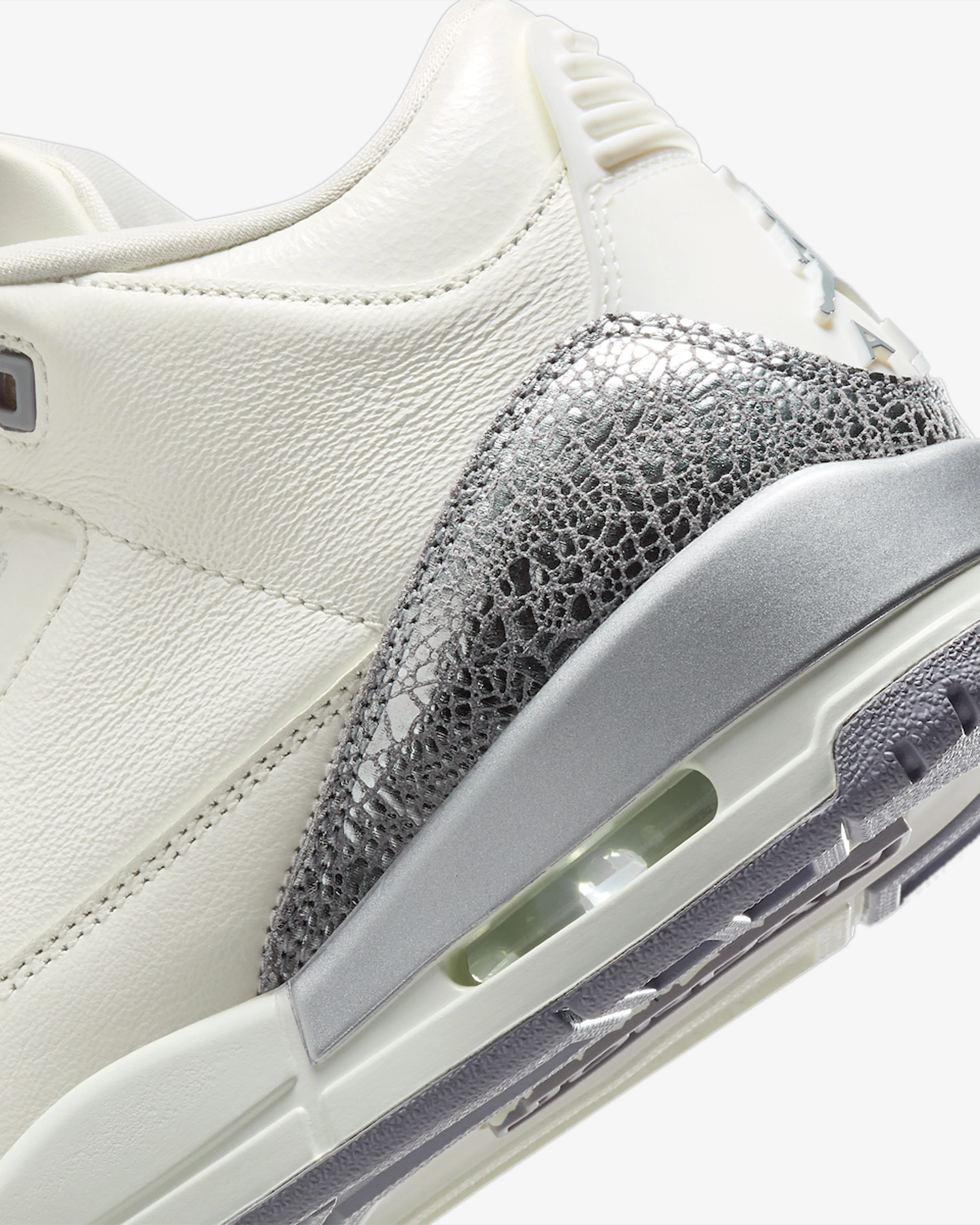 Nike - Air Jordan 3 Retro Sneakers - (Cement Grey/Silver)