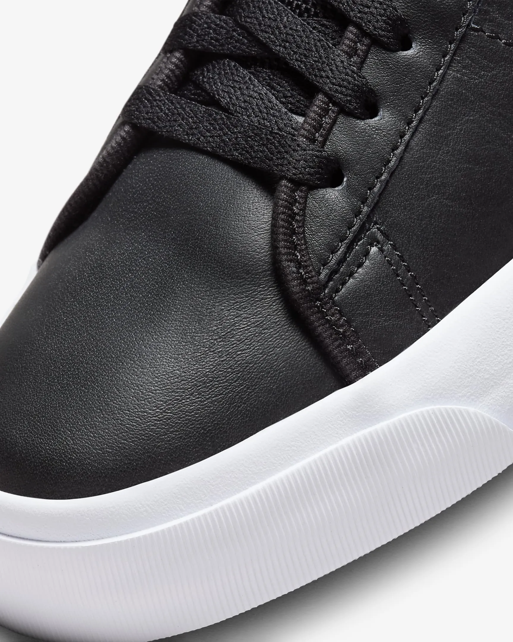 Nike SB Blazer Mid Pro GT // Black/Metallic Silver