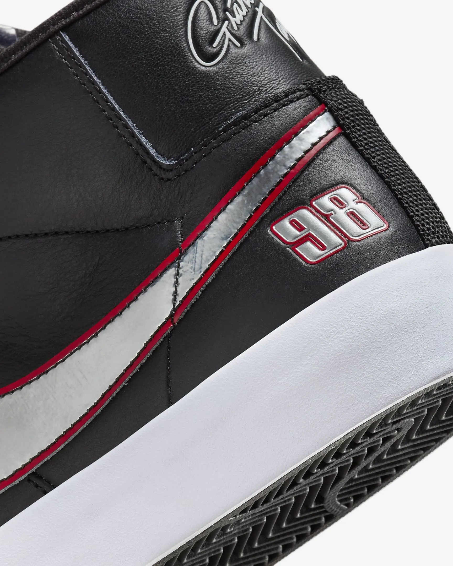 Nike SB Blazer Mid Pro GT // Black/Metallic Silver