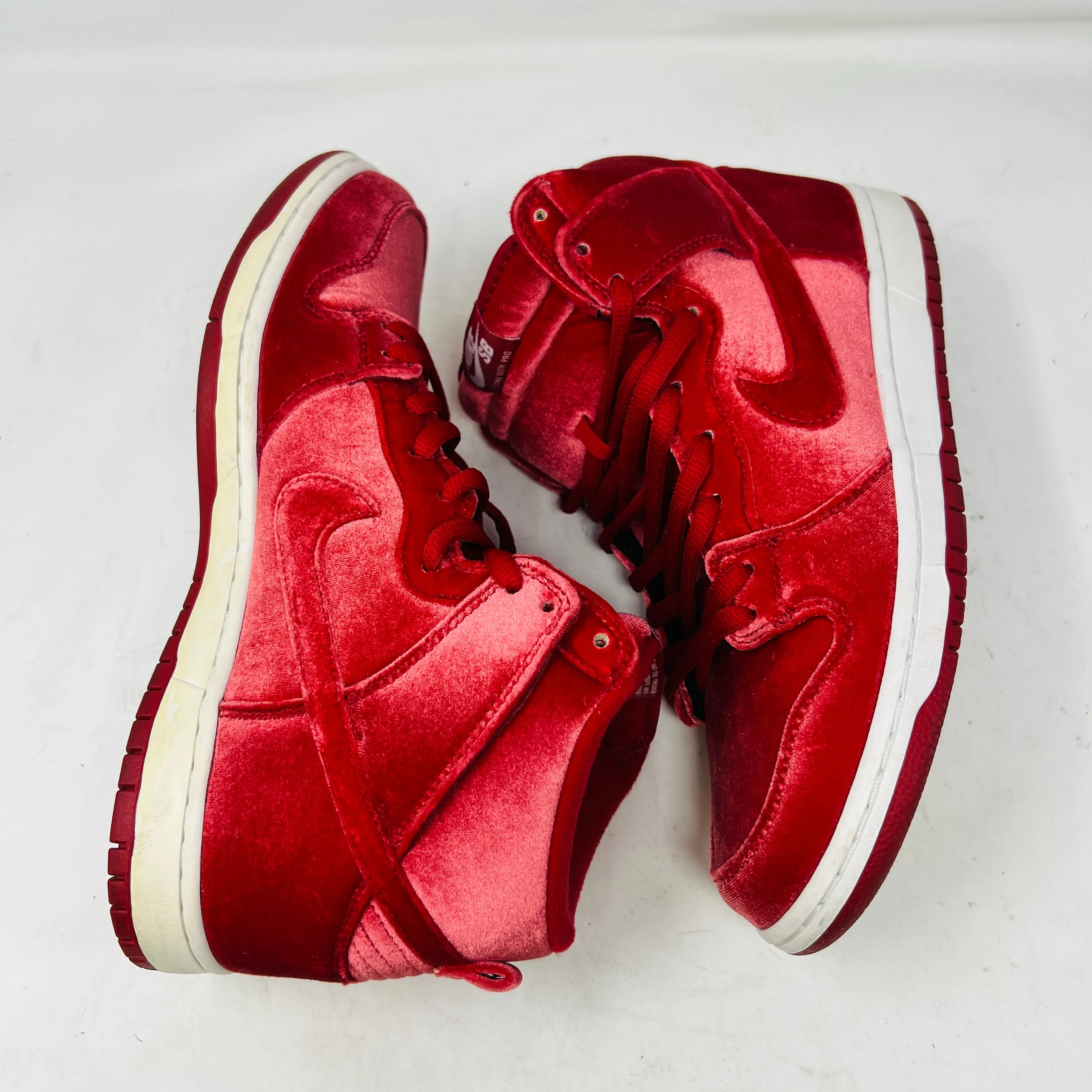 Nike SB Dunk High Red Velvet