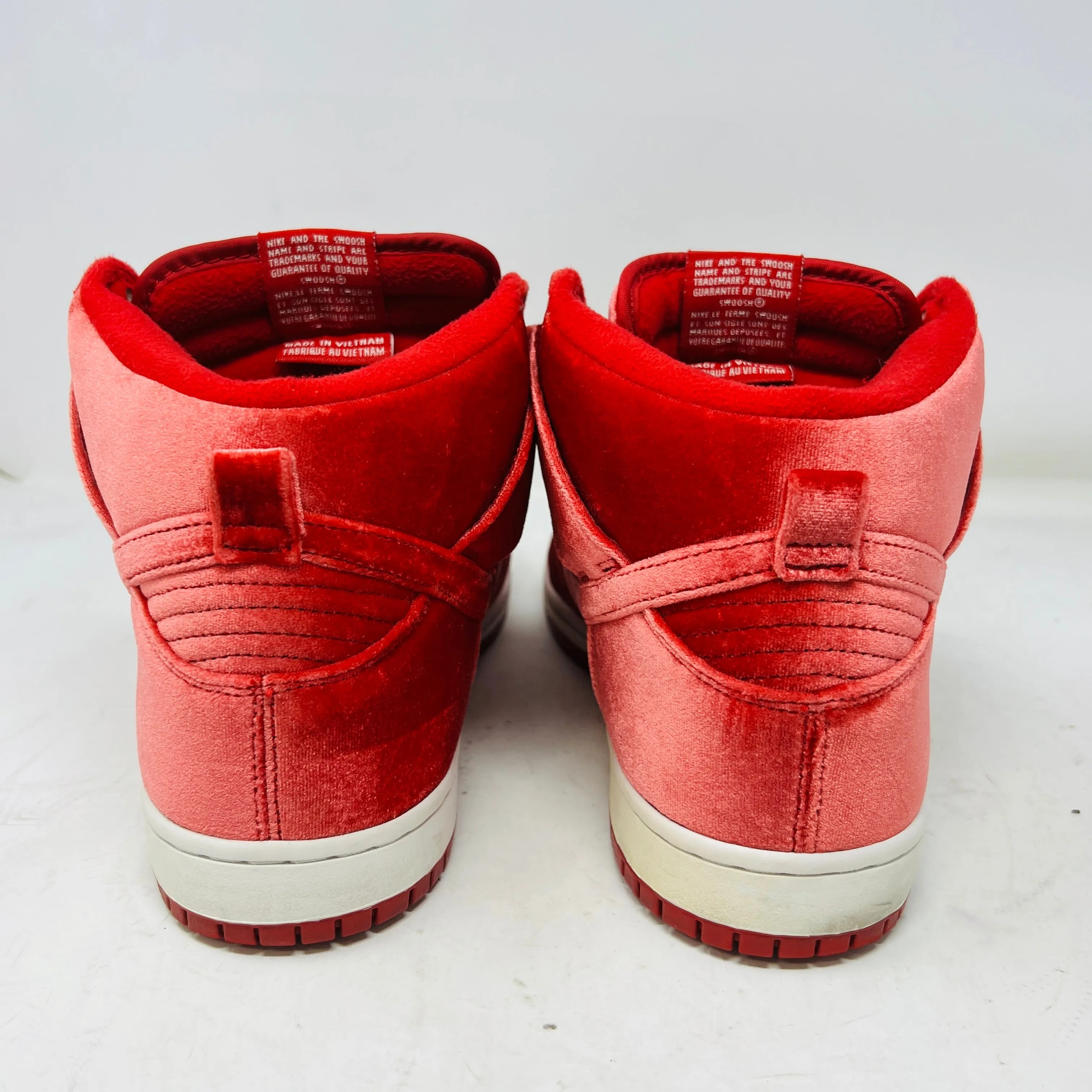 Nike SB Dunk High Red Velvet