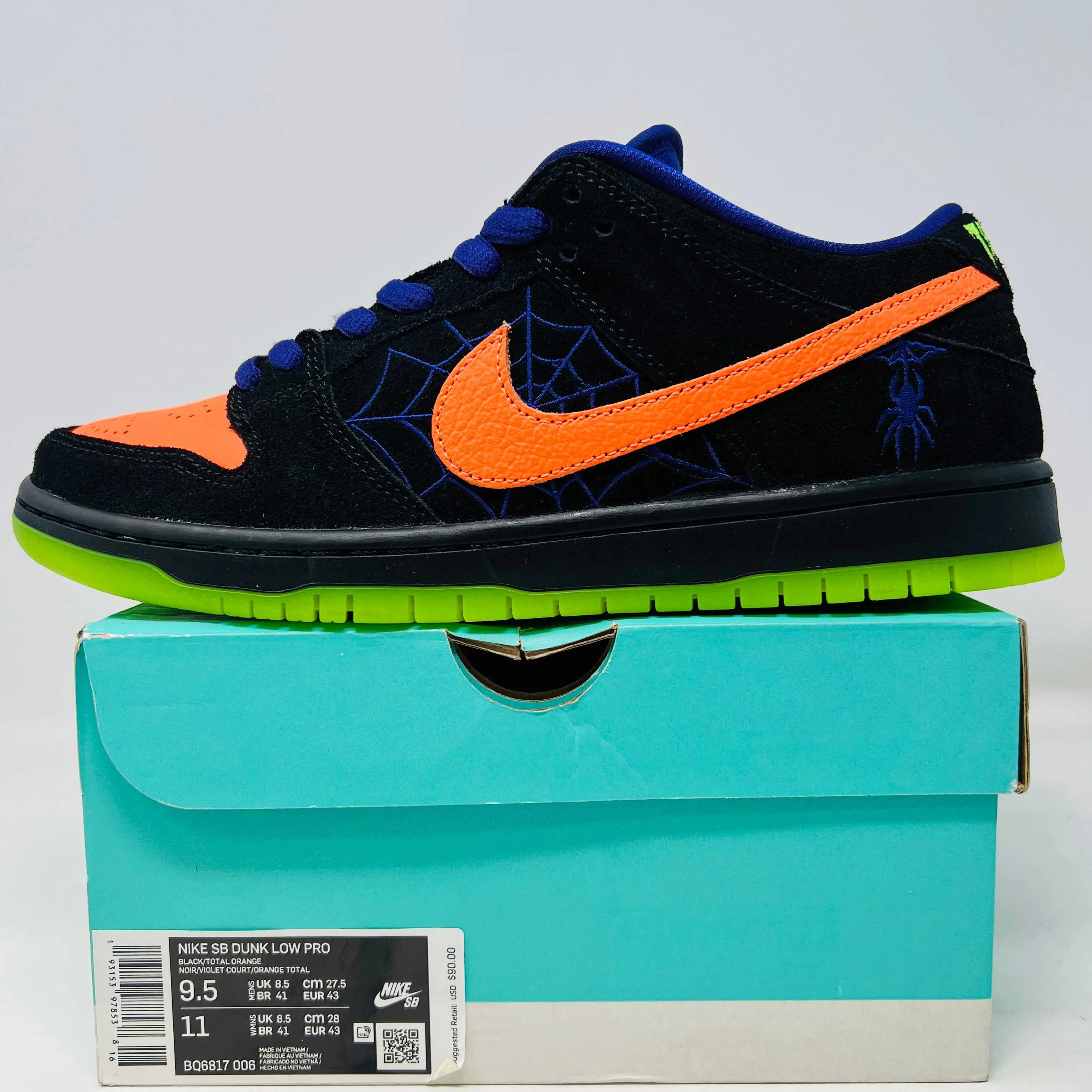 Nike SB Dunk Low Night of Mischief Halloween Special Box