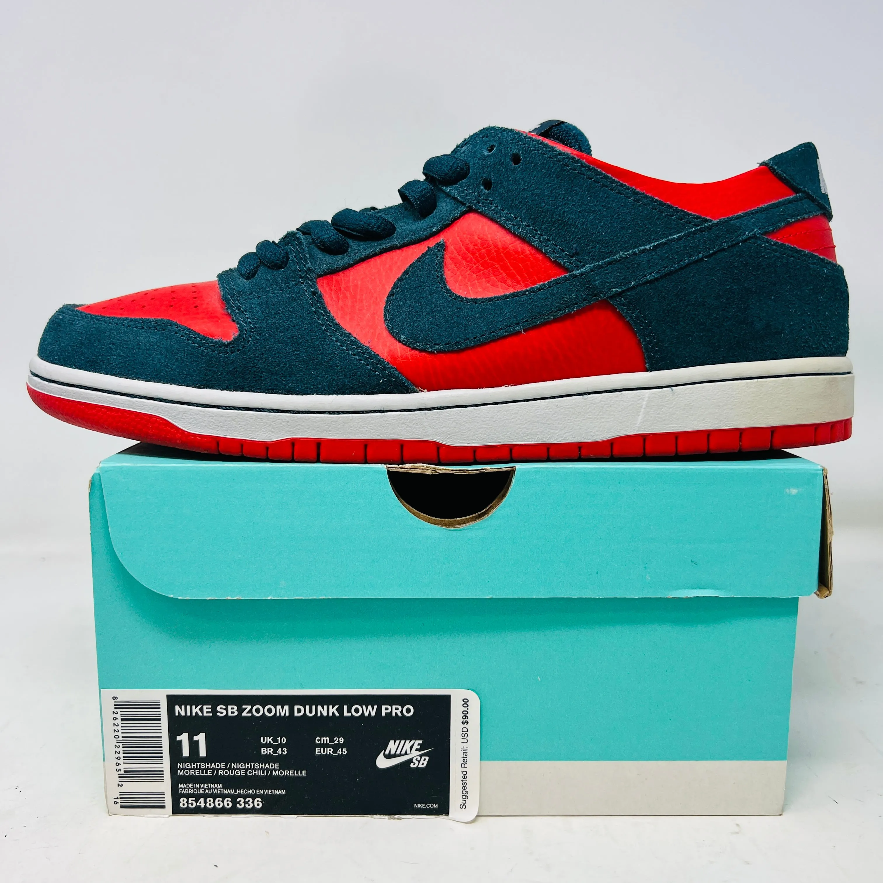 Nike SB Dunk Low Reverse Shark