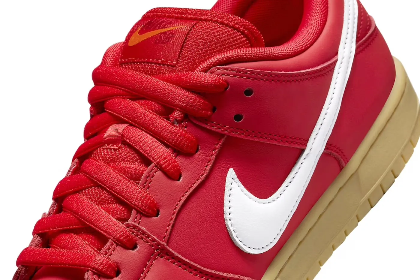 Nike SB Dunk Low  // University Red/White/Gum