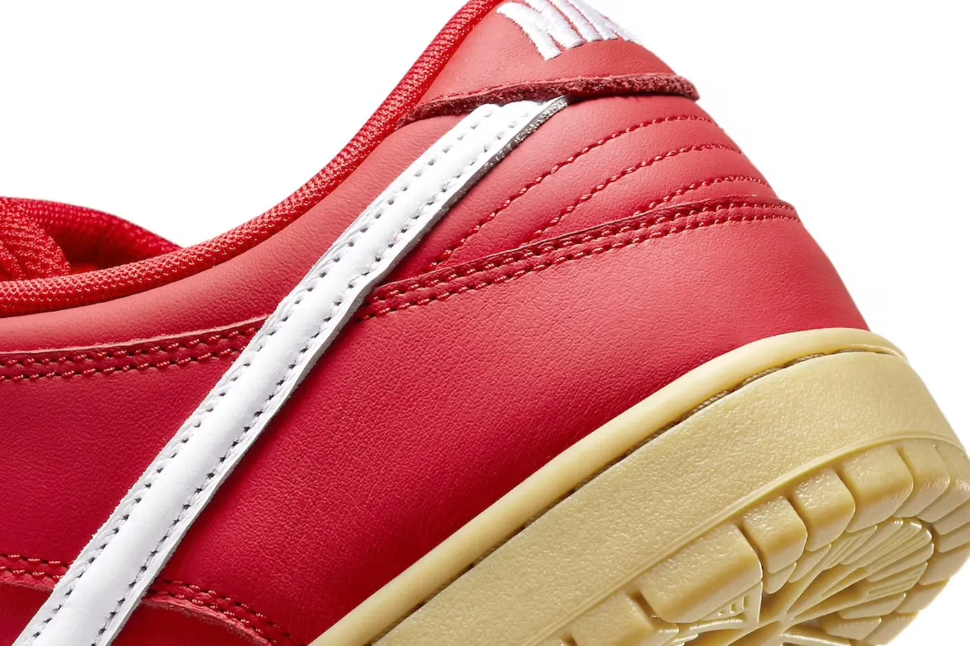 Nike SB Dunk Low  // University Red/White/Gum