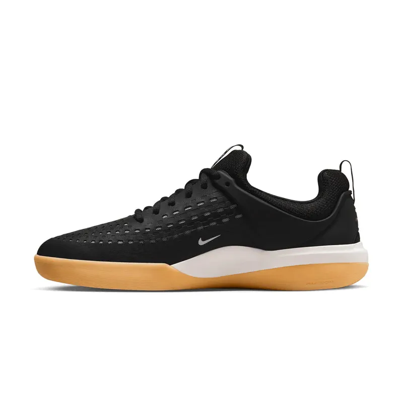 Nike SB Nyjah 3 // Black / White