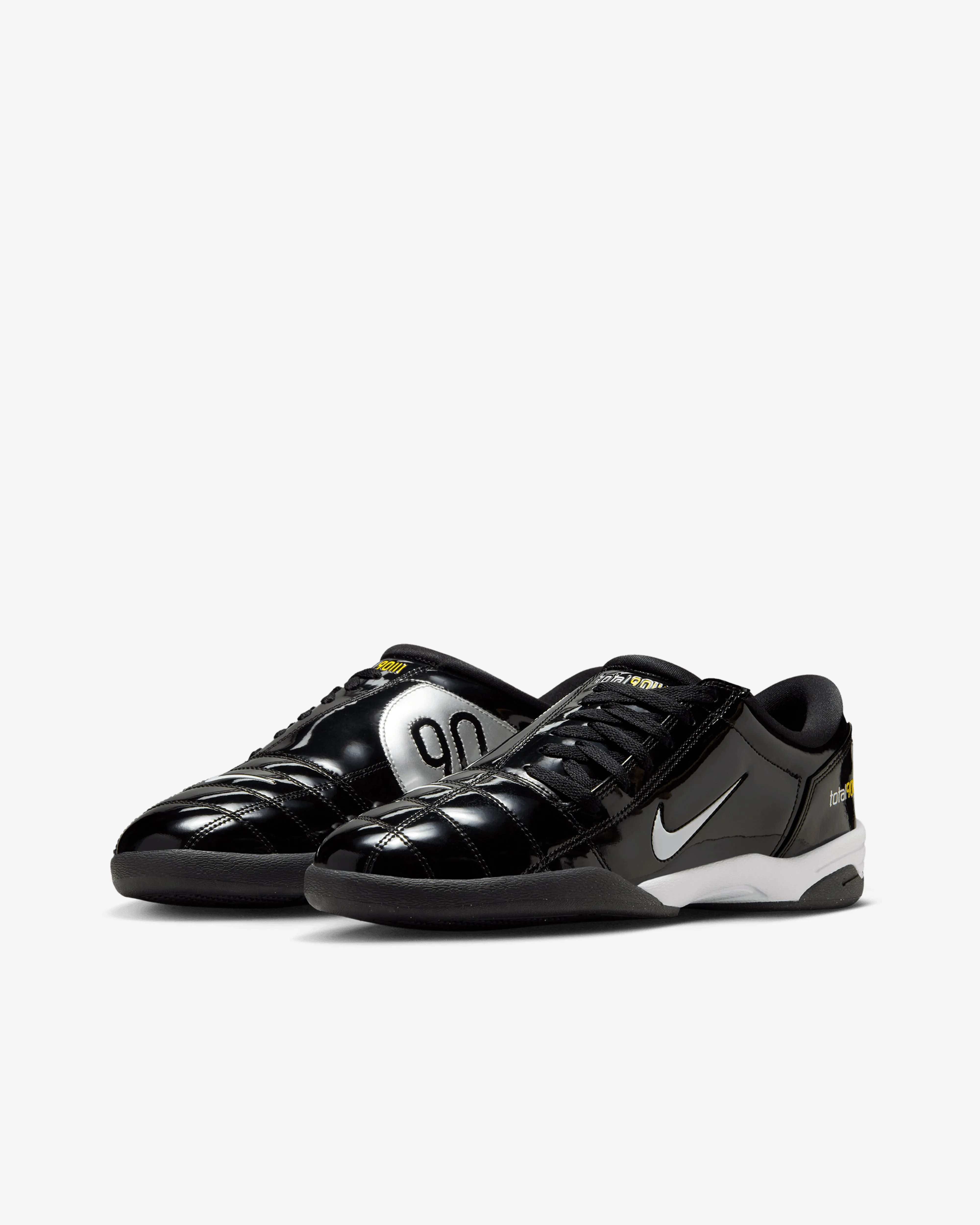 Nike - T90 SP Sneakers - (Black/White)