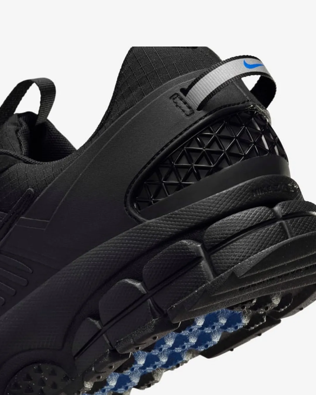 Nike Zoom Vomero 5 Roam 'Black' Sneakers