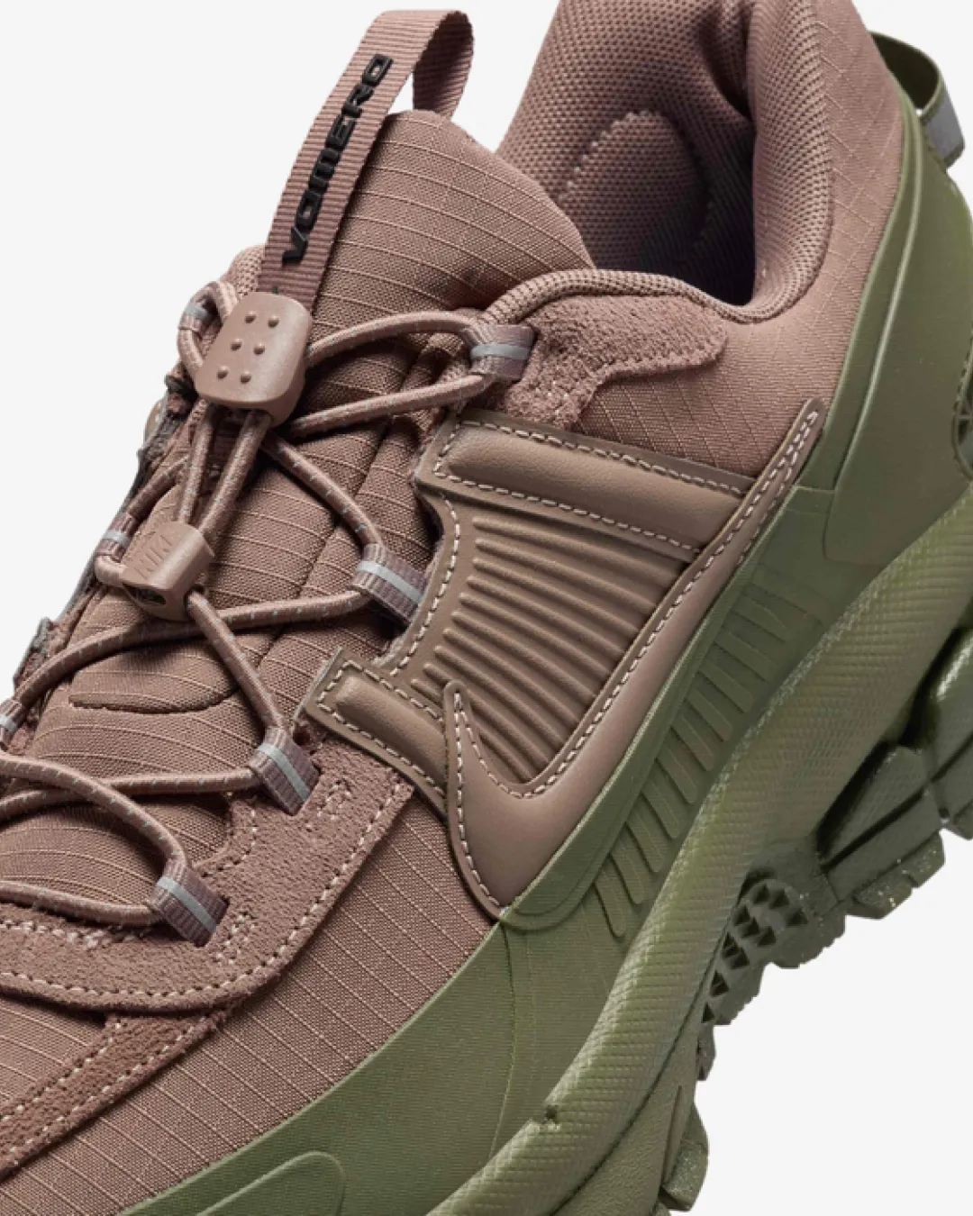 Nike Zoom Vomero 5 Roam 'Brown' Sneakers