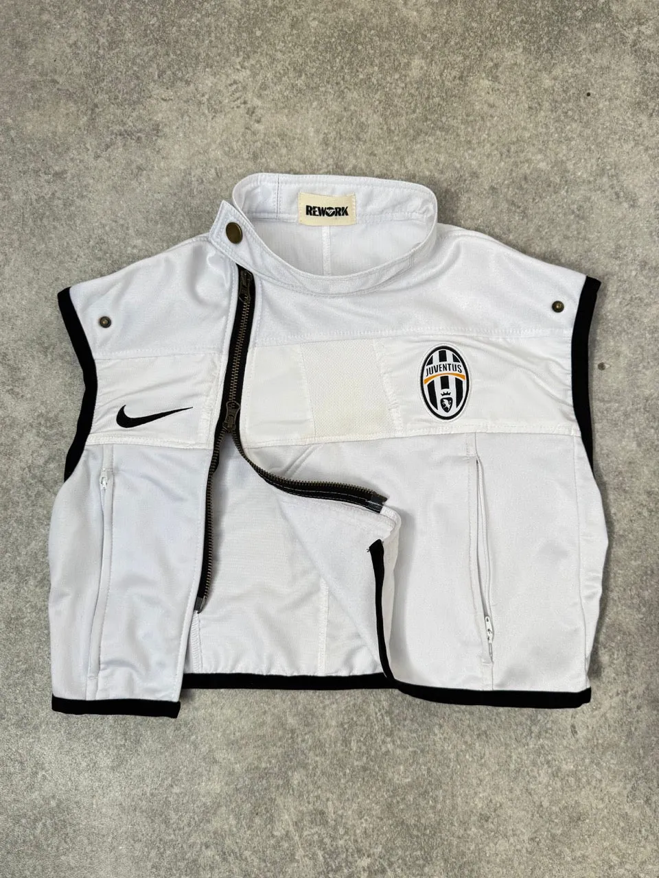 VT Rework : Nike Juventus Cropped Asymmetric Zip  Detachable Sleeve Jacket