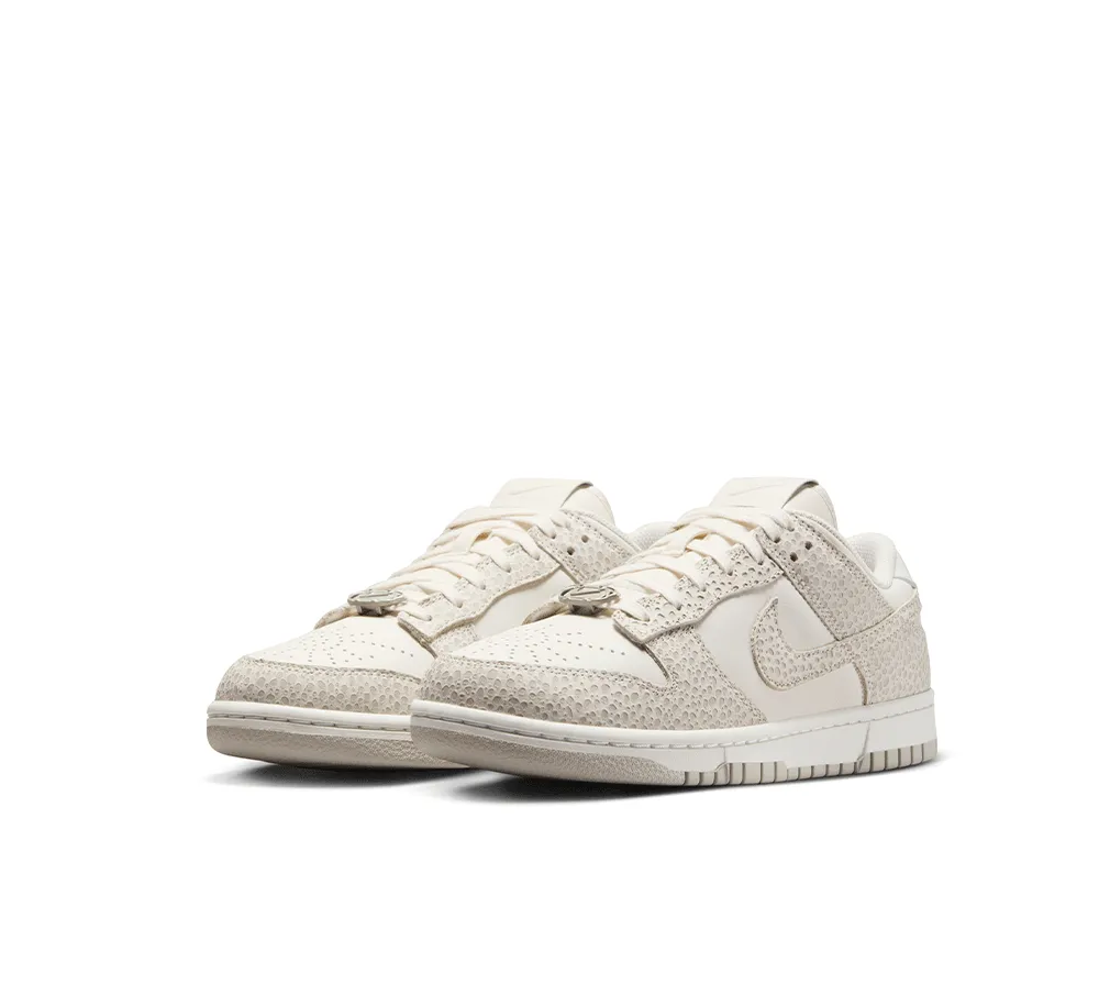 Womens Nike Dunk Low PRM